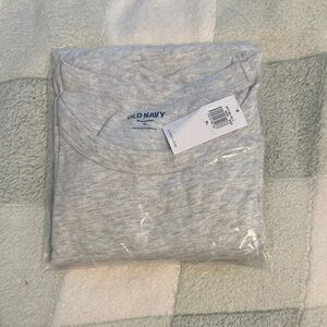 Women’s Old Navy Light Gray Tee